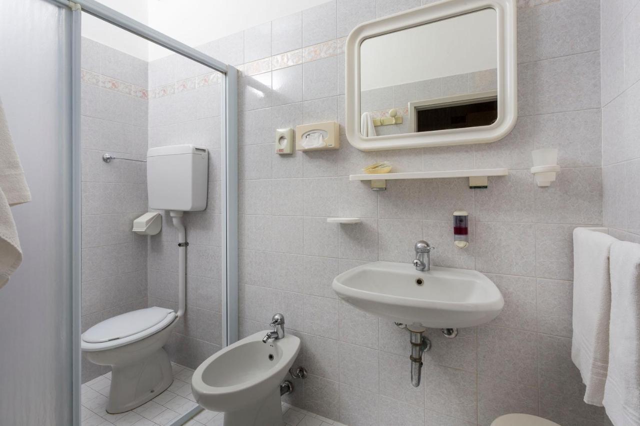 Hotel Franca Беллария-Иджеа-Марина Экстерьер фото
