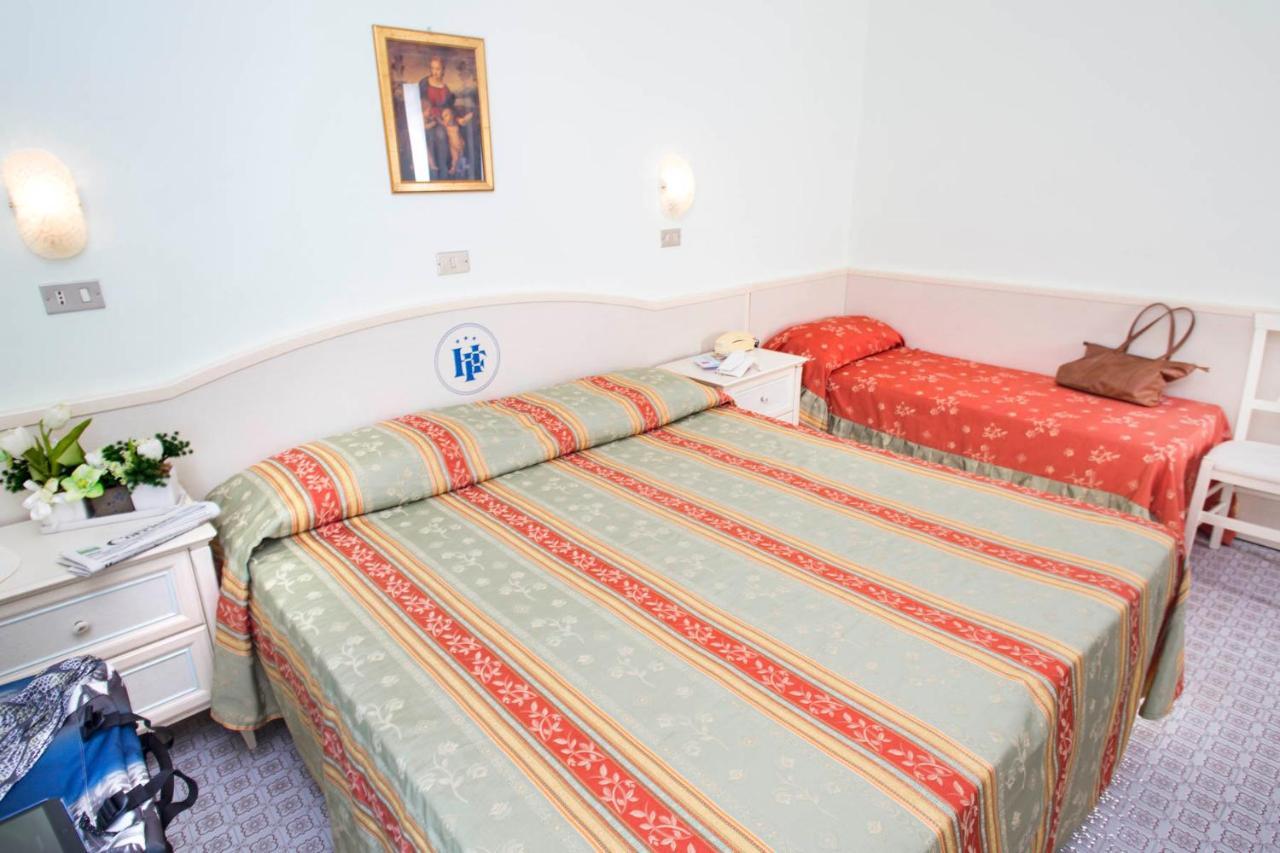 Hotel Franca Беллария-Иджеа-Марина Экстерьер фото
